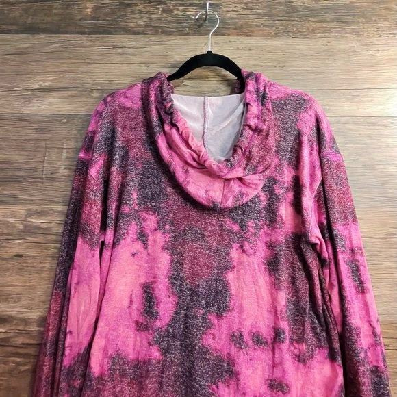 PINK Victoria's Secret Pink and Black Hoodie - Picture 5 of 9